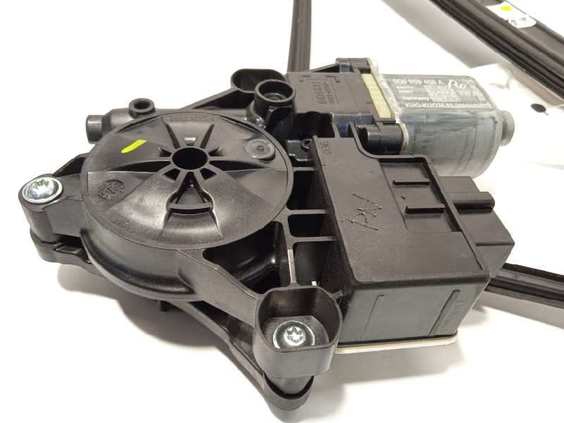 Recambio de elevalunas trasero derecho para seat ateca (kh7) reference referencia OEM IAM 575839462A 0130822724 5Q0959408A 2
