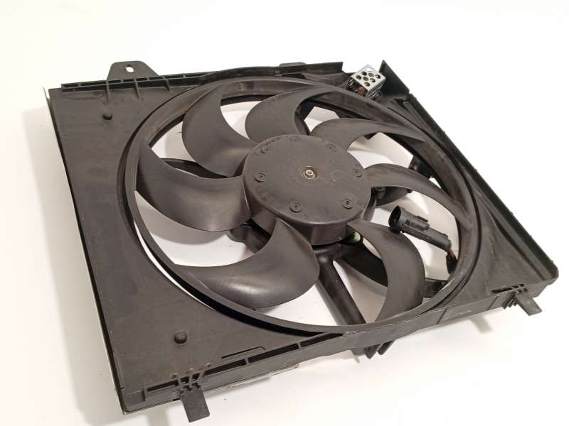 Recambio de electroventilador para peugeot 2008 ii (ud_, us_, uy_, uj_, ur_, uc_) 1.2 puretech 130 referencia OEM IAM 9827752980 3