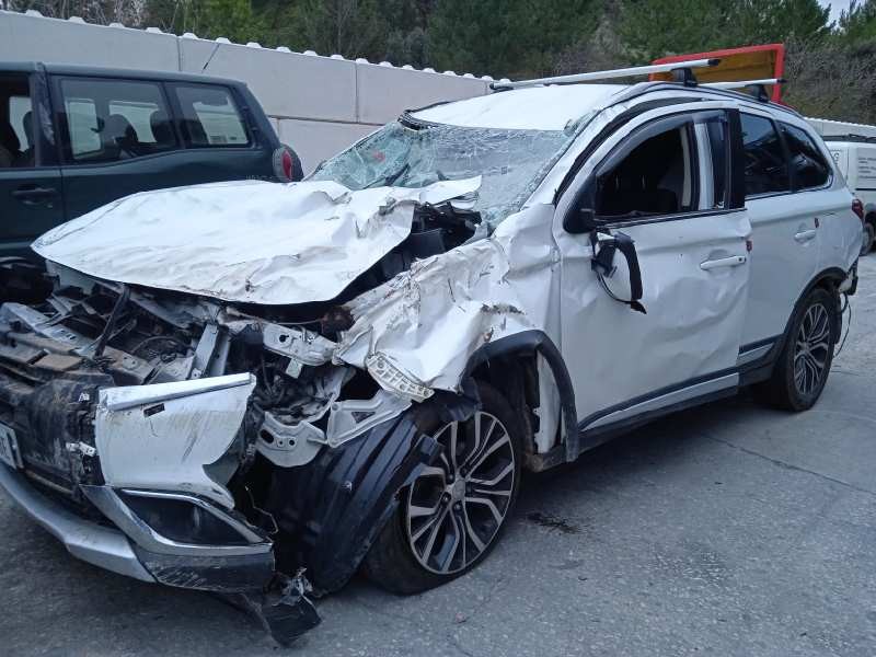 MITSUBISHI OUTLANDER (GF0)