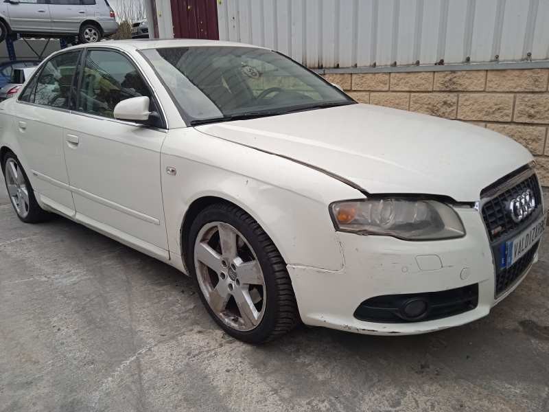 AUDI A4 BERLINA (8E)