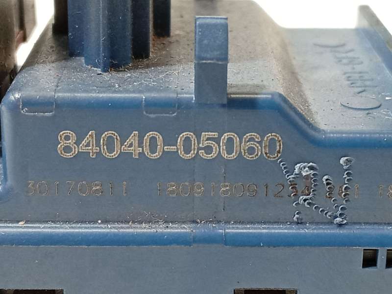 Recambio de mando elevalunas delantero izquierdo para toyota avensis sedán (_t27_) 1.8 (zrt271_) referencia OEM IAM 8404005060 - Granate 4