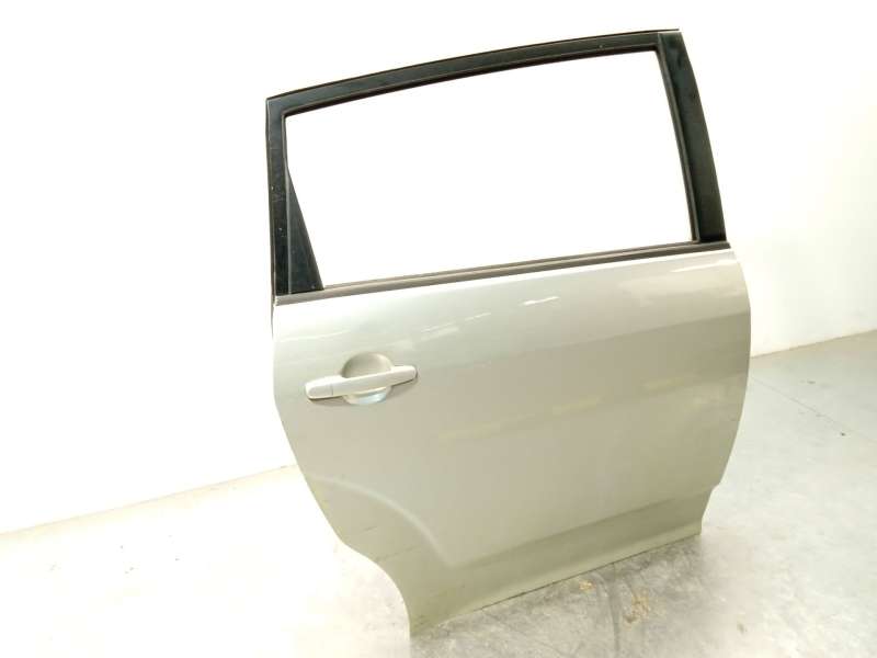 Recambio de puerta trasera derecha para toyota corolla verso (zer_, zze12_, r1_) 2.2 d-4d (aur10_) referencia OEM IAM 670030F010 2