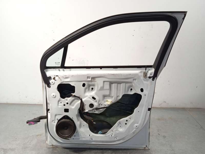 Recambio de puerta delantera derecha para chevrolet orlando (j309) 2.0 d referencia OEM IAM 95242605 4