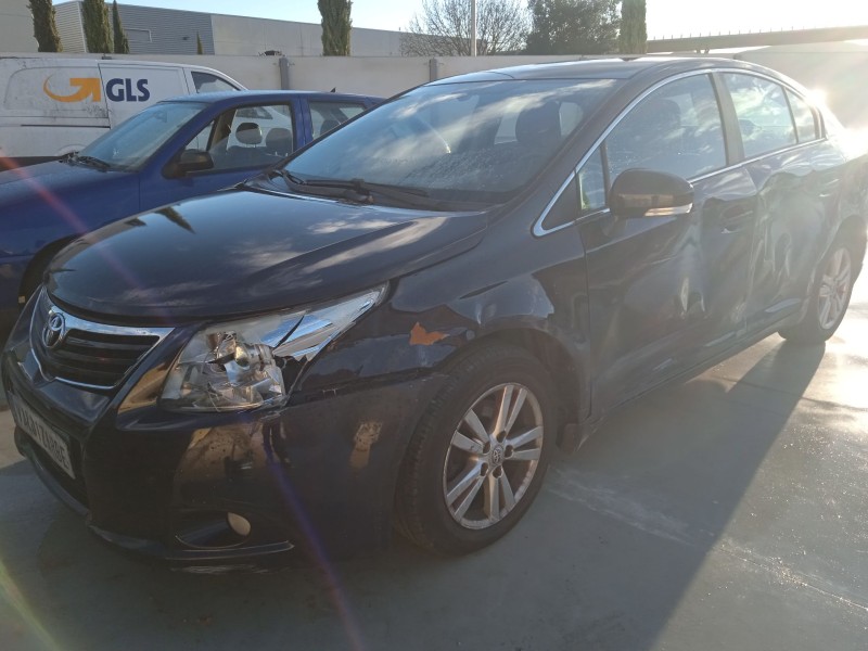 TOYOTA AVENSIS SEDÁN (_T27_)