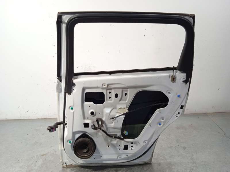 Recambio de puerta trasera derecha para chevrolet orlando (j309) 2.0 d referencia OEM IAM 95242607 4