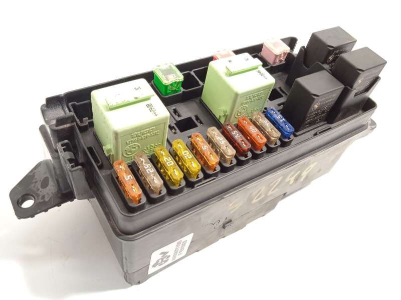 CAJA RELES / FUSIBLES 3449504 61143449504 