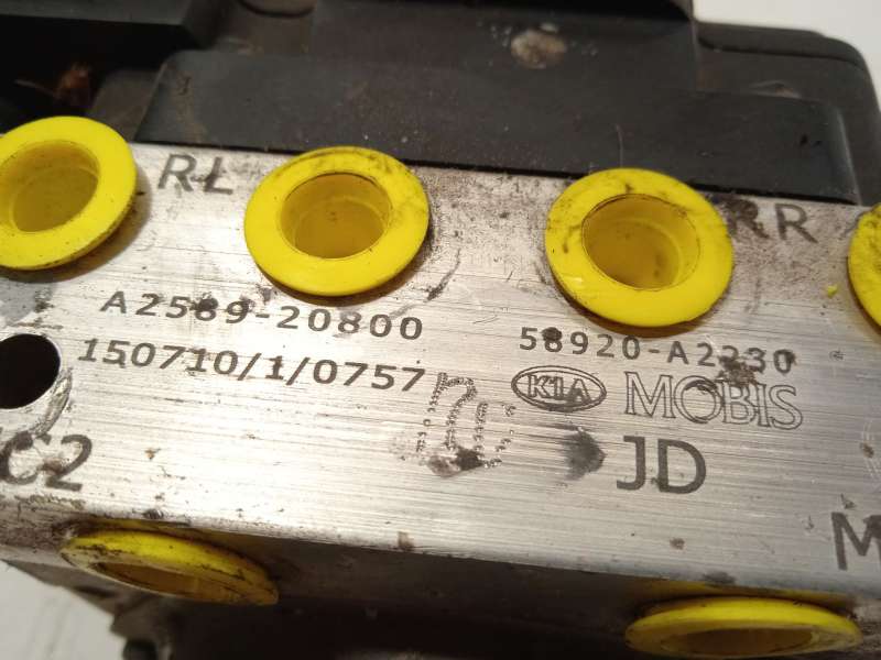 Recambio de abs para kia cee'd 1.4 crdi cat referencia OEM IAM 58920A2230 6158945200 A258920800 7