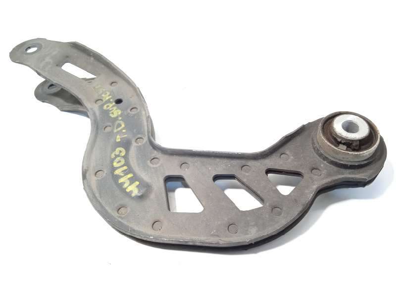BRAZO SUSPENSION SUPERIOR TRASERO DERECHO A2463501006 551205DA0A