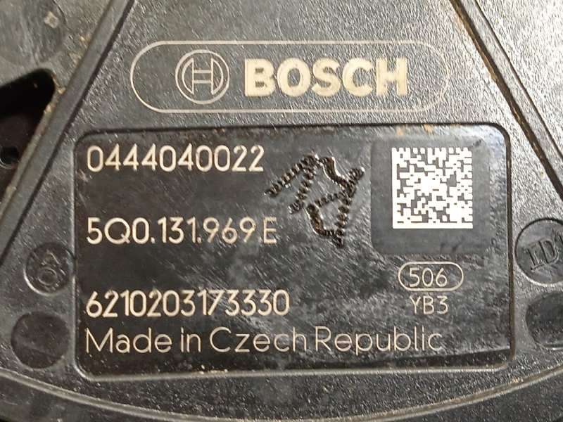 Recambio de deposito aditivo fap adblue para skoda octavia lim. (nx3) 2.0 tdi referencia OEM IAM 5Q0131877T 5Q0131969E 044404002 - Negro 4
