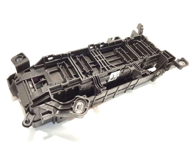 Recambio de caja reles / fusibles para mercedes-benz clase cla (w117) cla 200 (117.343) referencia OEM IAM A2465402614  A2469067 2