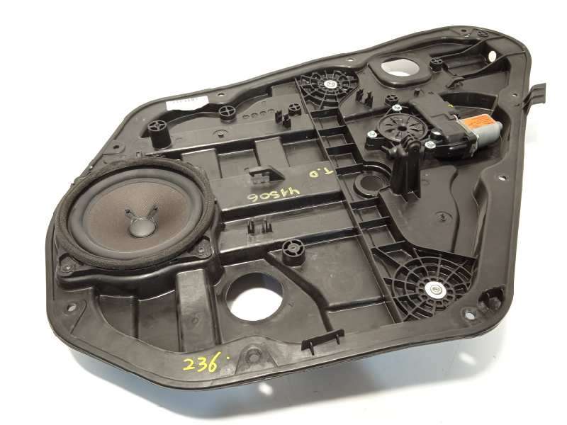 ELEVALUNAS TRASERO DERECHO 814203Z000 F00S1A2937 834603Z010