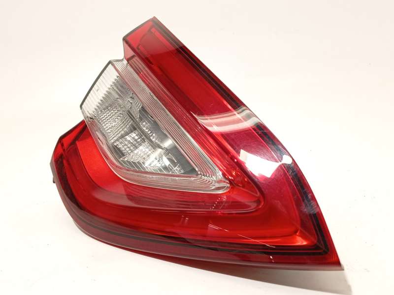 Recambio de piloto trasero izquierdo interior para maserati levante suv (m161) 3.0 d q4 referencia OEM IAM 670100870 06701008700 2