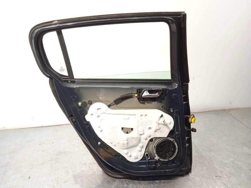 Recambio de puerta trasera izquierda para peugeot 308 1.2 12v e-thp referencia OEM IAM 9802165680 - Azul 3