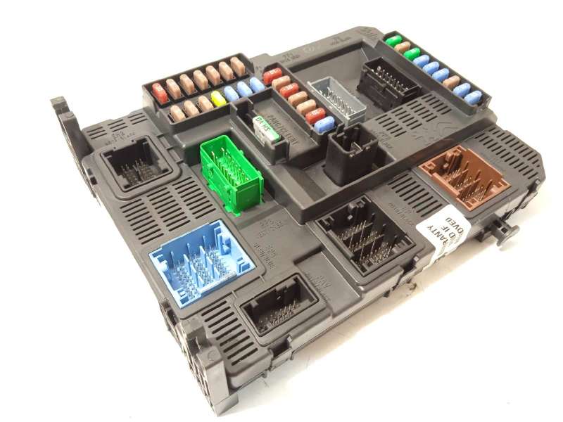 CAJA RELES / FUSIBLES 9807054180 