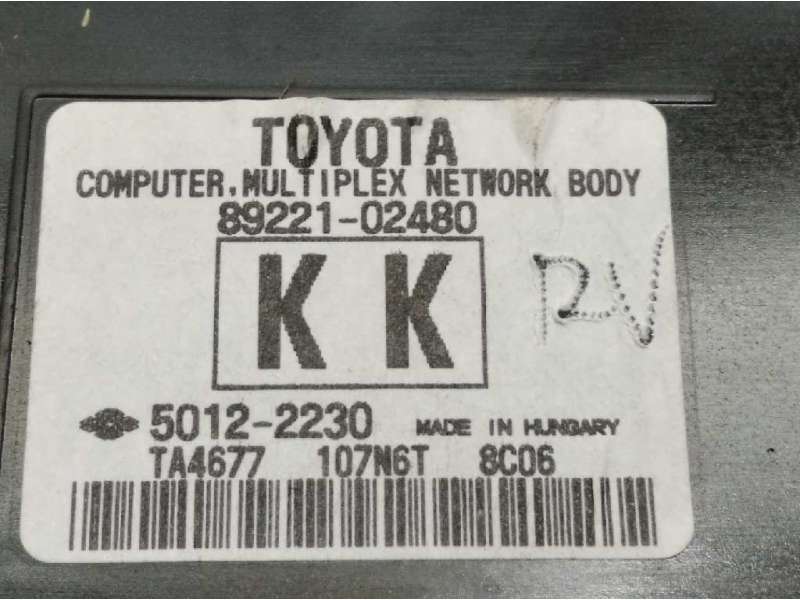 Recambio de caja reles / fusibles para toyota auris 1.8 16v (híbrido) referencia OEM IAM 8273012X81 8922102480 50122230 4