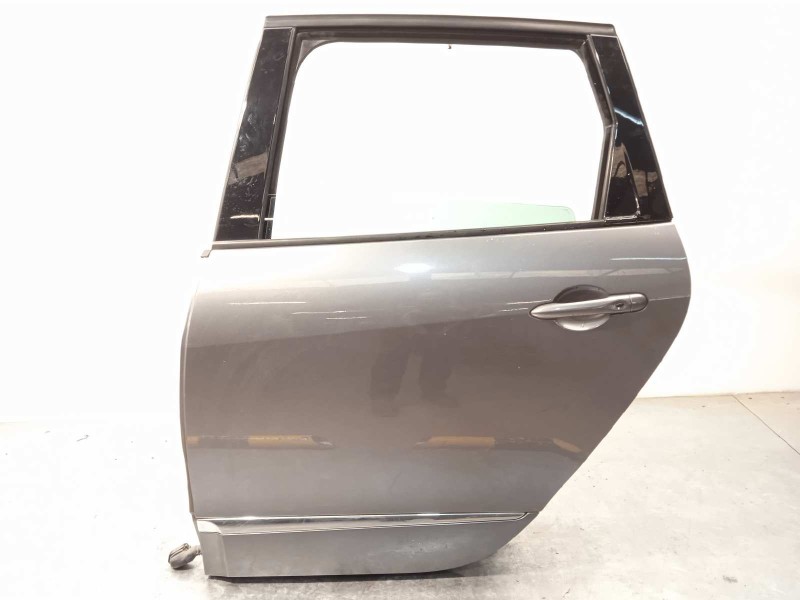 PUERTA TRASERA IZQUIERDA 821017991R 