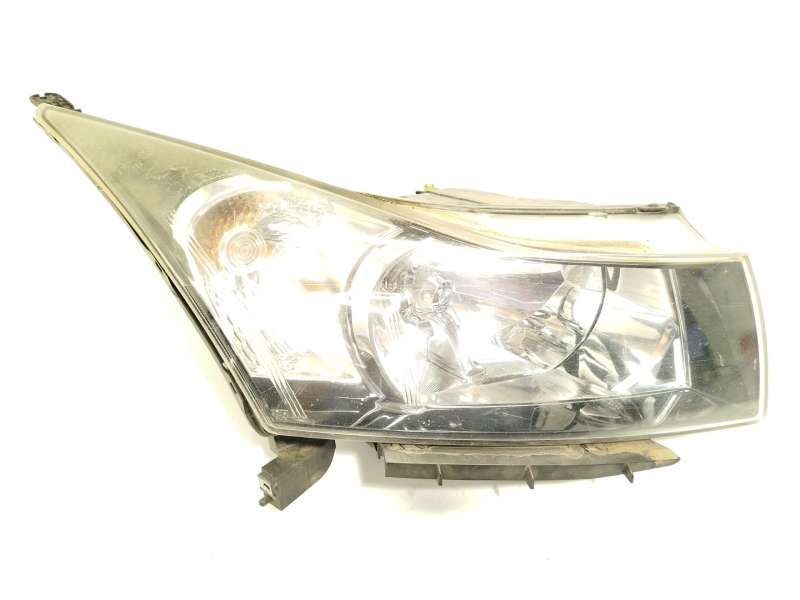 Recambio de faro derecho para chevrolet cruze (j300) 2.0 cdi referencia OEM IAM 95479489 2