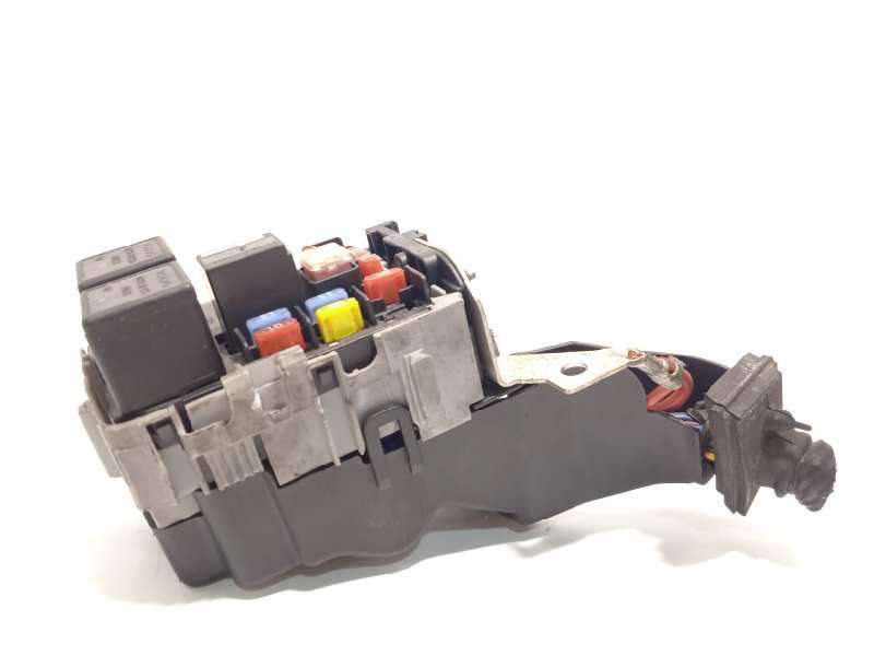 Recambio de caja reles / fusibles para volvo xc70 2.4 diesel cat referencia OEM IAM 6G9T14A481CA - Negro 2