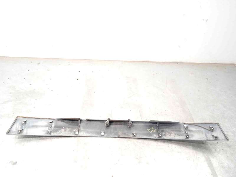 Recambio de marco tapa maletero para mitsubishi eclipse cross motion 2wd referencia OEM IAM 5817A077ZZ 90810W027P 5817A286ZZ - Blanco 4