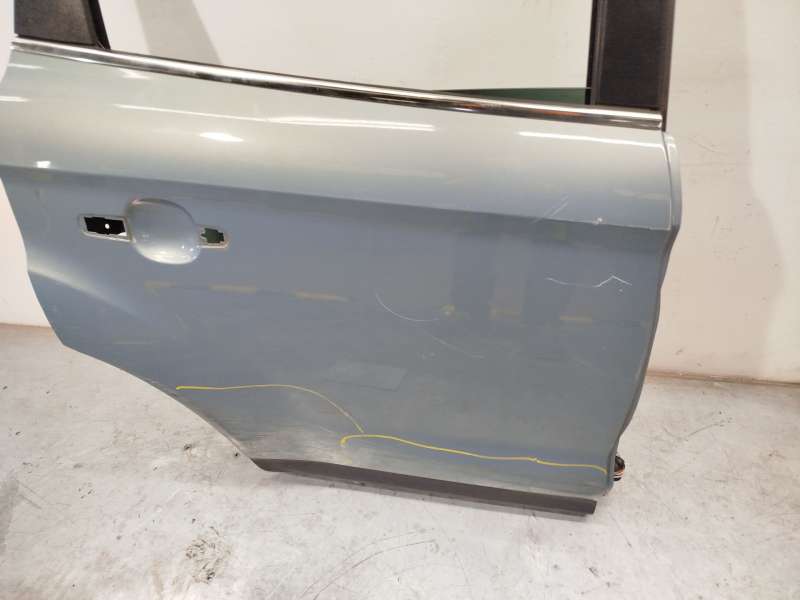 Recambio de puerta trasera derecha para ford kuga i 2.0 tdci referencia OEM IAM 1520944 P8V41S24630AA - Azul 5