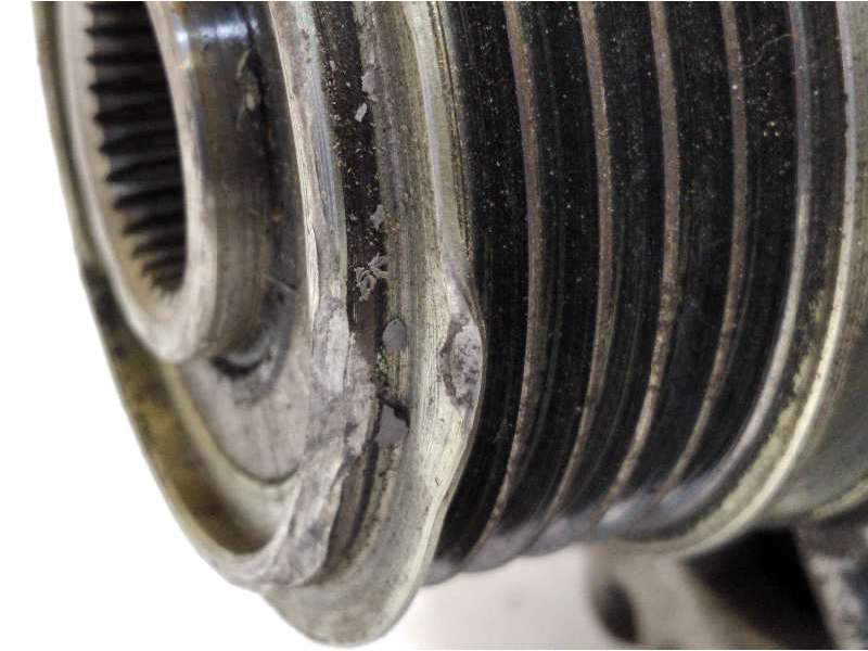 Recambio de alternador para hyundai i20 1.4 crdi cat referencia OEM IAM 373002A400  2607271 4