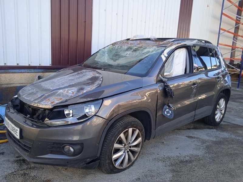 VOLKSWAGEN TIGUAN (5N2)
