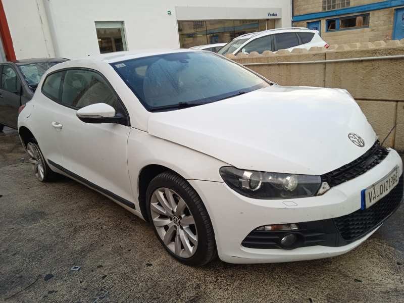 VOLKSWAGEN SCIROCCO (137)