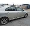toyota avensis (_t25_) del año 2004