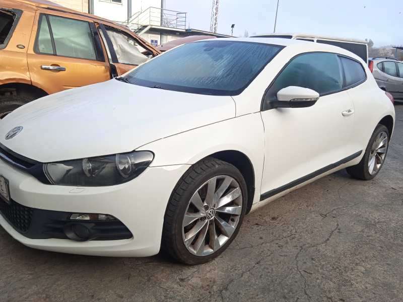 VOLKSWAGEN SCIROCCO (137)
