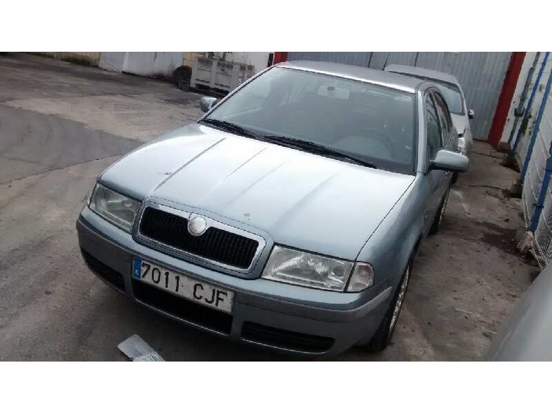 SKODA OCTAVIA BERLINA (1U2)