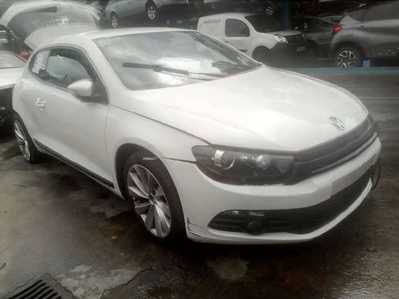 VOLKSWAGEN SCIROCCO (137)