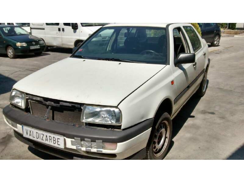 VOLKSWAGEN VENTO (1H2)