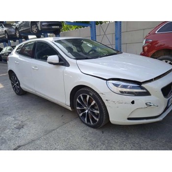 volvo v40 del año 2018