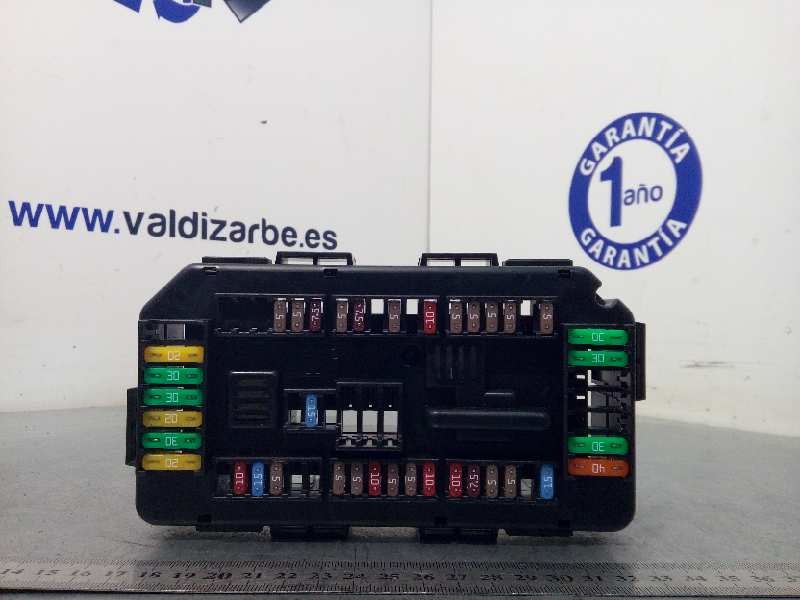 CAJA RELES / FUSIBLES 61149389068 