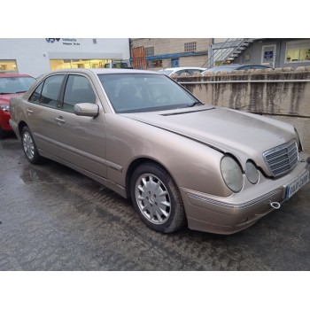 mercedes-benz clase e (w210) del año 2001