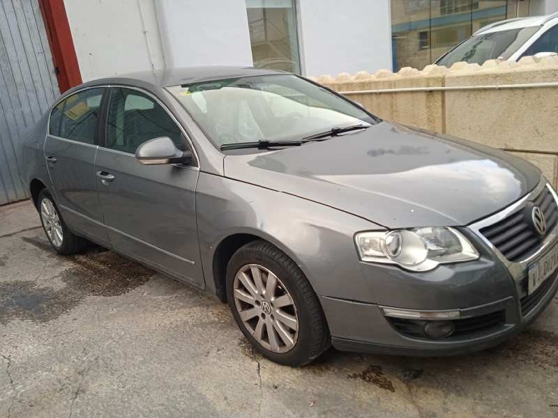 VOLKSWAGEN PASSAT BERLINA (3C2)