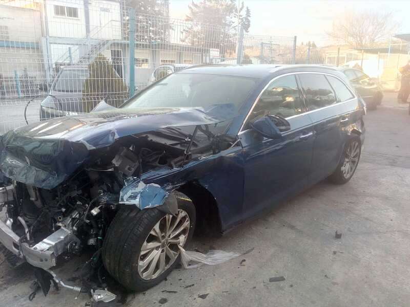 AUDI A4 AVANT (8W5)