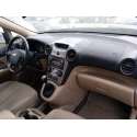 KIA CARENS (UN)