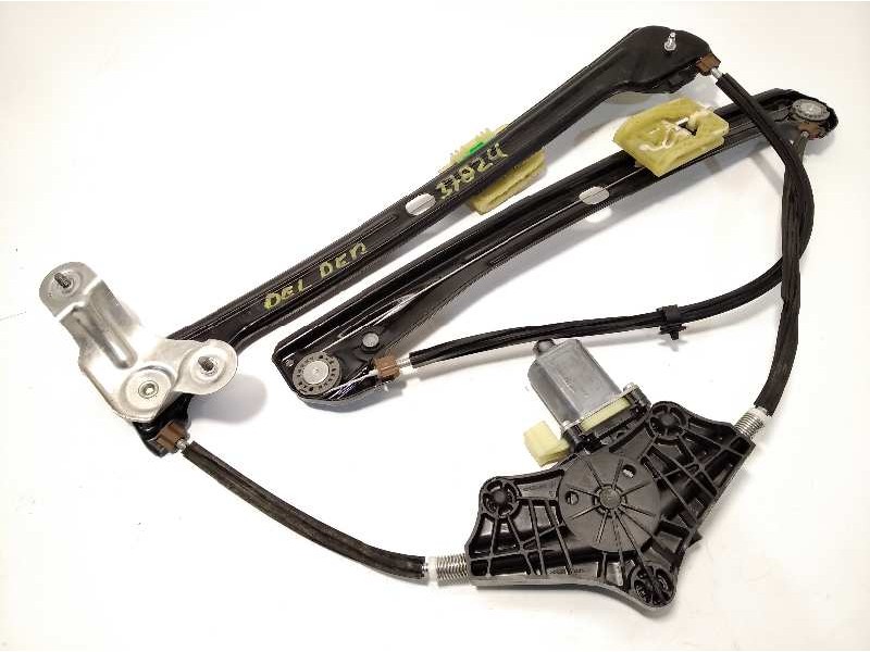 ELEVALUNAS DELANTERO DERECHO 5Q4837462H 0130822716 5Q0959802B