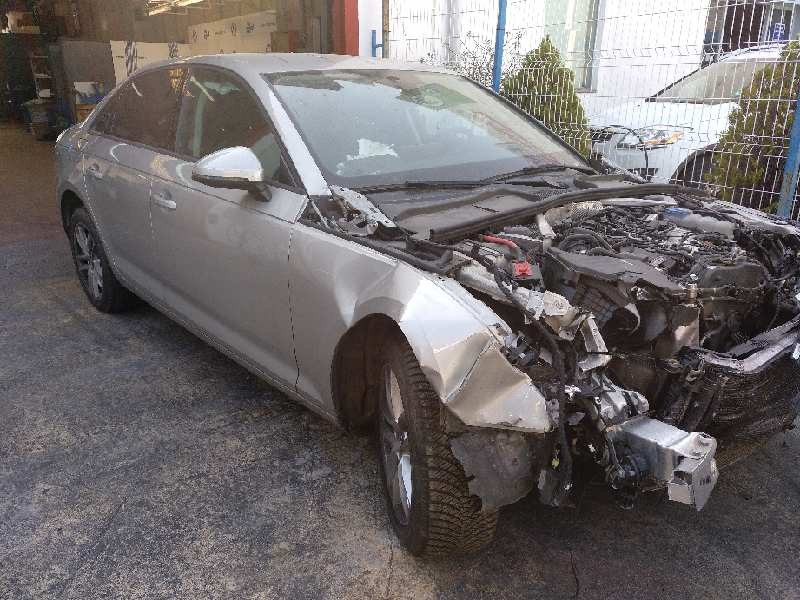 AUDI A4 BERLINA (8W2)