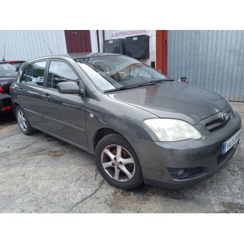 toyota corolla (_e12_) del año 2005