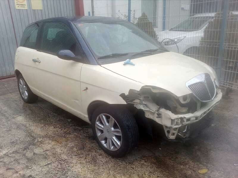 LANCIA YPSILON (101)