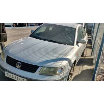 VOLKSWAGEN PASSAT BERLINA (3B2)