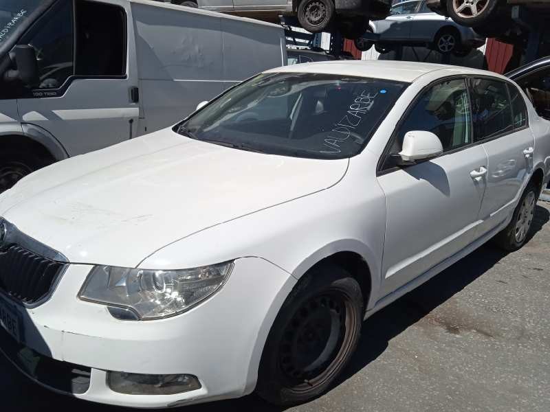 SKODA SUBERB (3T4)