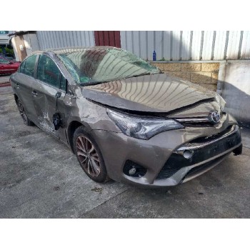 toyota avensis del año 2016
