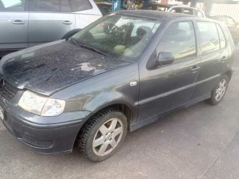 VOLKSWAGEN POLO BERLINA (6N2)