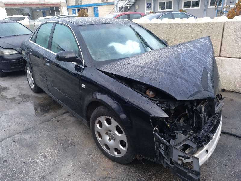 AUDI A4 BERLINA (8E)