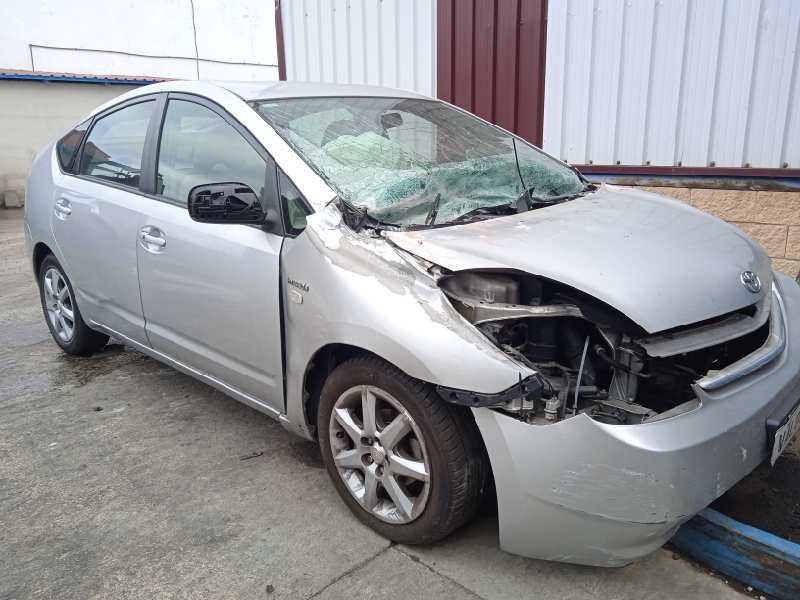 TOYOTA PRIUS (NHW20)