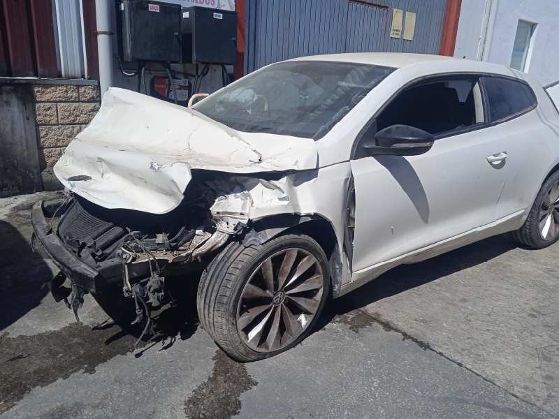 VOLKSWAGEN SCIROCCO (137)