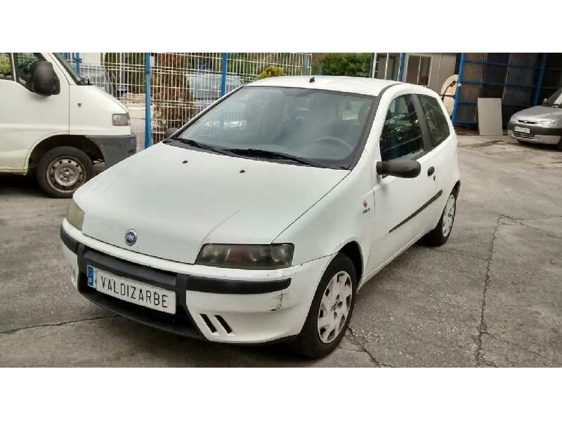 FIAT PUNTO BERLINA (188)